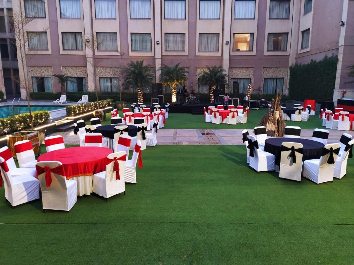 Tivoli Grand Resort Delhi  Eksteriør billede